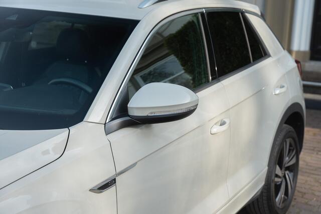 Volkswagen T-Roc 1.5 TSI R-Line Business+ IQ LIGHT | CAMERA | BLIND SPOT | ACC | STOEL- EN STUURVERW