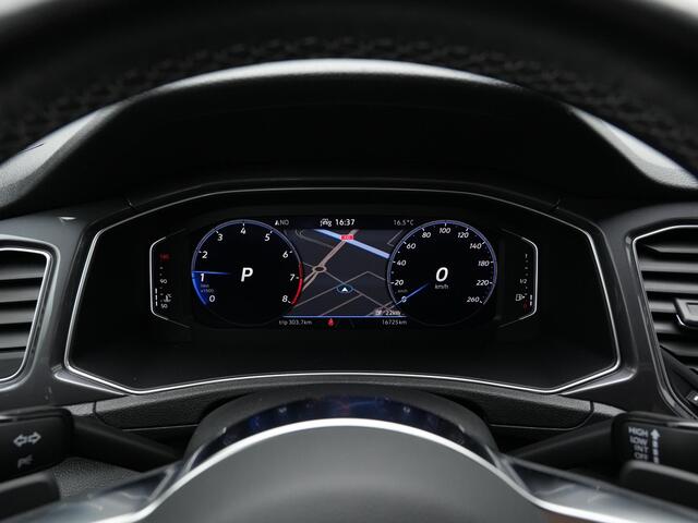 Volkswagen T-Roc 1.5 TSI 150 pk DSG Sport Business R / R-Line | Trekhaak | Achteruitrijcamera | Navigatie | Adaptive Cruise | Digital Cockpit Pro