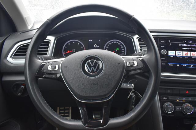 Volkswagen T-Roc 1.5 TSI Style Carplay Navigatie | Adaptieve Cruise | Trekhaak | 12 mnd BOVAG garantie | Whatsapp 06-53188999