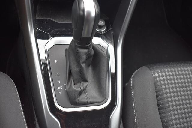 Volkswagen T-Roc 1.5 TSI Style Carplay Navigatie | Adaptieve Cruise | Trekhaak | 12 mnd BOVAG garantie | Whatsapp 06-53188999