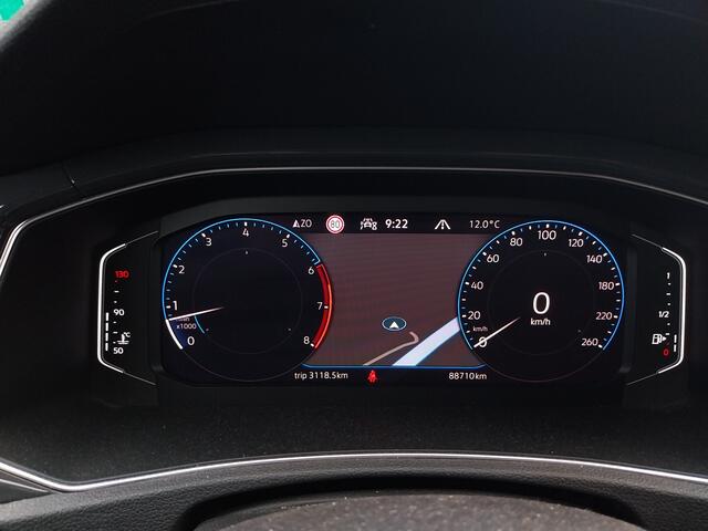 Volkswagen T-Roc 1.5 TSI 150 PK Sport Business R Line VIRTUAL COCKPIT ADAPT CRUISE CAMERA PARK ASSIST HALF LEER LED NAVI ECC TREKHAAK