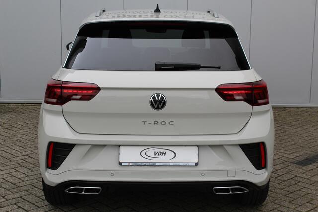 Volkswagen T-Roc 1.5-150pk R-Line Edition DSG-AUTOMAAT ! Gun u het comfort van een automaat ! Slechts 16.500km ! Stoel- en stuurwielverw., IQ-light, Adaptieve cruise cntrl, Navigatie by Apple Carplay/Android auto, Autm. airco dual, Camera, Elektr. achterklep etc.