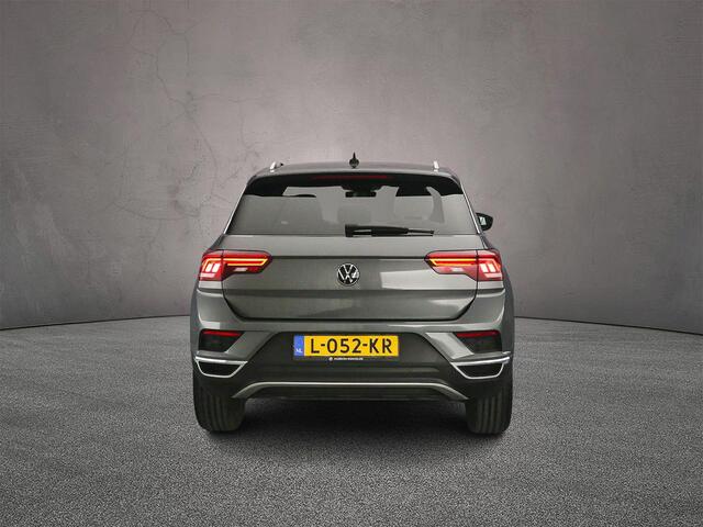 Volkswagen T-Roc Sport 1.5 TSI 150pk DSG Automaat Adaptive cruise control, Elektrische achterklep, Achteruitrijcamera, Navigatie, LED koplampen, Parkeersensoren