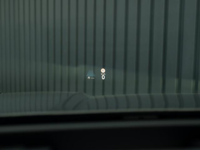 Volkswagen T-Roc 1.5 eTsi R-Line First Edition | Trekhaak wegkl. | 360 Camera | Panodak | Harman/Kardon | Prijs Rijklaar!!