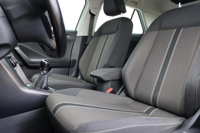 Volkswagen T-Roc 1.0 TSI Sport 115pk | Stoel- en Stuurverwarming | Adaptive | Sensoren