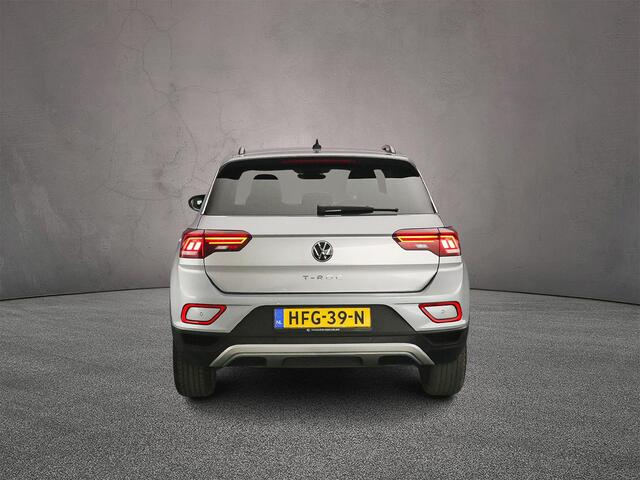 Volkswagen T-Roc Life Edition 1.5 TSI 150pk DSG Automaat Adaptive cruise control, Achteruitrijcamera, LED koplampen, App connect, Parkeersensoren, Airco, DAB, Radio
