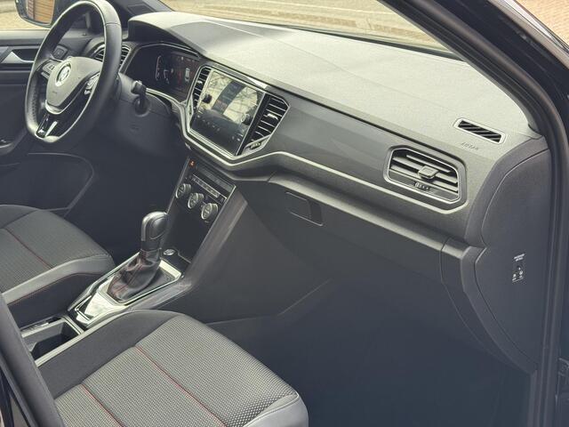 Volkswagen T-Roc 1.5 TSI Sport R Panodak,Carpl,Cam,Cruise,Pdc