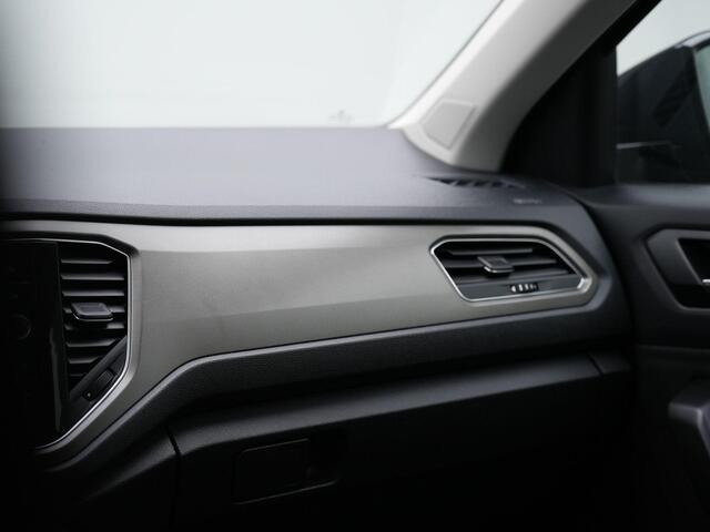 Volkswagen T-Roc 1.0 TSI 110 pk Style | Adaptive Cruise | Digital Cockpit | Parkeersensoren voor/achter