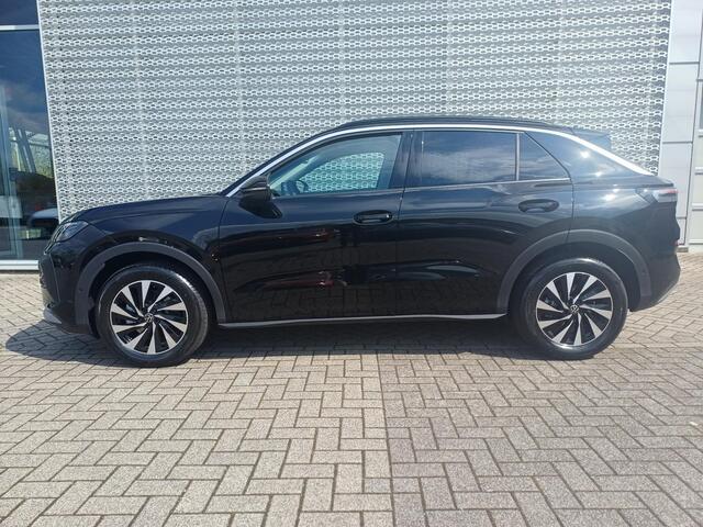 Volkswagen T-Roc Life First Edition 1.5 eTSI 85 kW / 116 PK 7-DSG | Ambient pakket | Comfort pakket | Trekhaak |