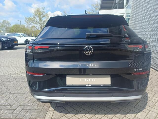 Volkswagen T-Roc Life First Edition 1.5 eTSI 85 kW / 116 PK 7-DSG | Ambient pakket | Comfort pakket | Trekhaak |