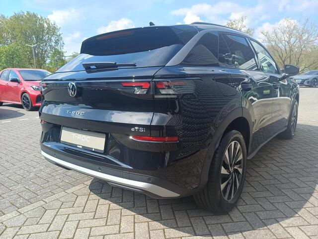 Volkswagen T-Roc Life First Edition 1.5 eTSI 85 kW / 116 PK 7-DSG | Ambient pakket | Comfort pakket | Trekhaak |