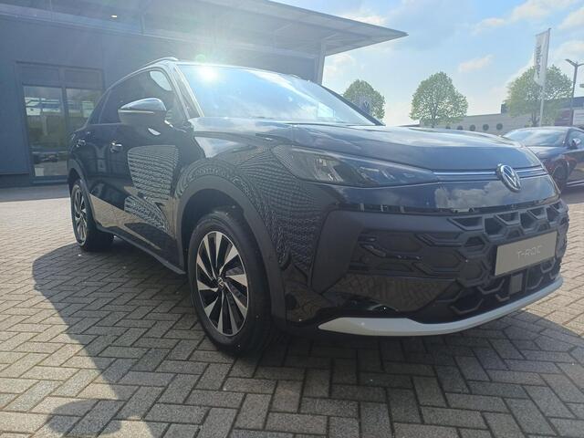 Volkswagen T-Roc Life First Edition 1.5 eTSI 85 kW / 116 PK 7-DSG | Ambient pakket | Comfort pakket | Trekhaak |