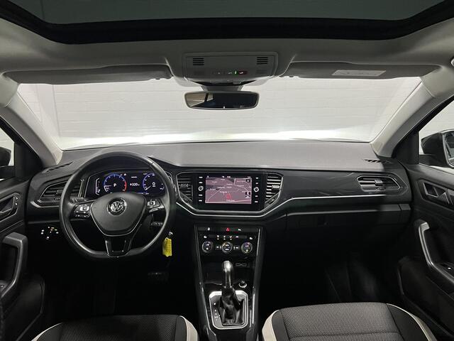 Volkswagen T-Roc 1.5 TSI Sport Open dak | Adapt. cruise | Carplay | Climate control | Navigatie | 18'' lichtmetalen wielen