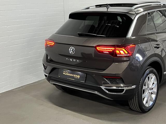 Volkswagen T-Roc 1.5 TSI Sport Open dak | Adapt. cruise | Carplay | Climate control | Navigatie | 18'' lichtmetalen wielen