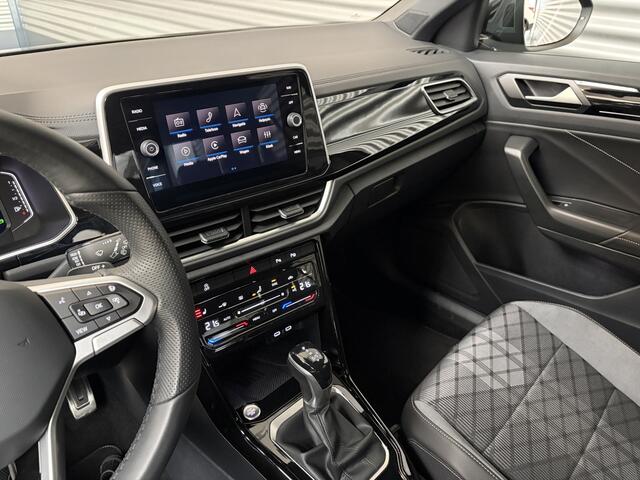 Volkswagen T-Roc 1.5 TSI R-LINE BLACK/PANO/19 INCH/IQ LIGHT/IQ DRIVE/EL A KLEP/ENZ