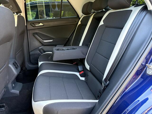 Volkswagen T-Roc 1.5 TSI SPORT DSG, Virtual, CarPlay, LED, Camera, TrHaak