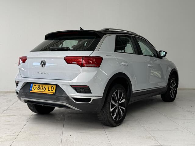 Volkswagen T-Roc 1.0 TSI Style | Stoelverwarming | Parkeersensoren V+A | Climate Control | DAB+ |