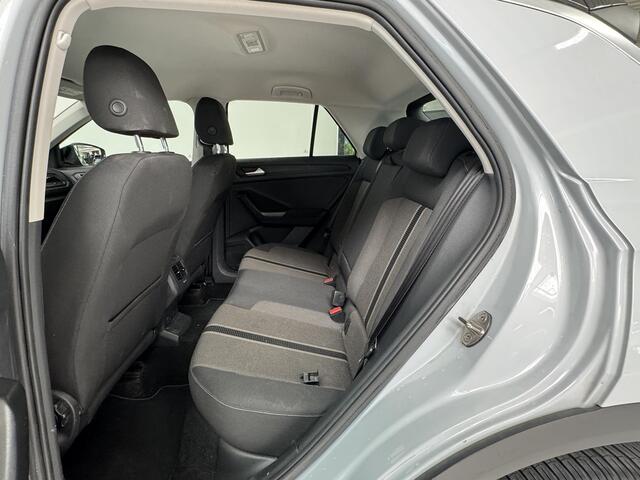 Volkswagen T-Roc 1.0 TSI Style | Stoelverwarming | Parkeersensoren V+A | Climate Control | DAB+ |