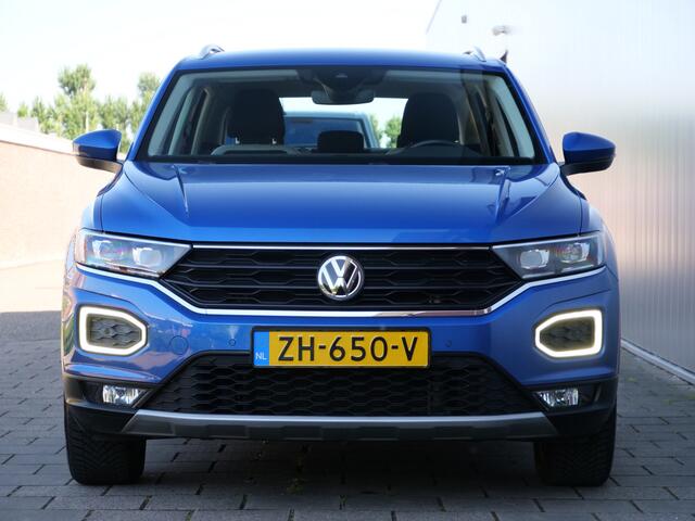 Volkswagen T-Roc 1.5 TSI Sport 150 PK Navi / DAB / Apple Carplay / Trekhaak