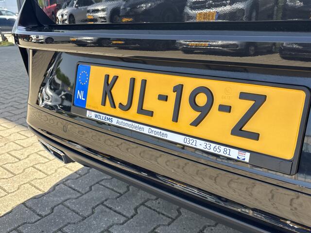 Volkswagen T-Roc 1.5 TSI R-Line Business+ Stoel & Stuurwiel verwarming, Adaptive Cruise & IQ Lights