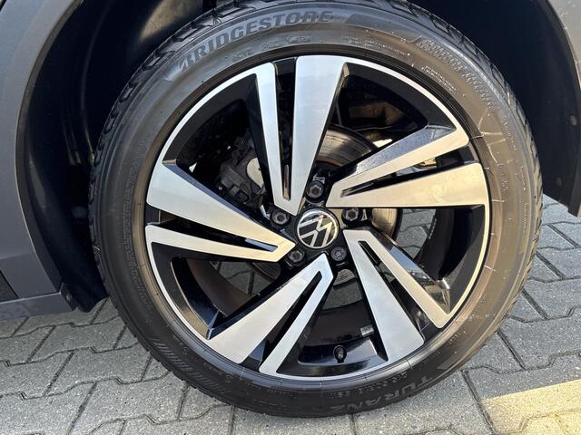 Volkswagen T-Roc 1.5 TSI R-Line Business+ Stoel & Stuurwiel verwarming, Adaptive Cruise & IQ Lights