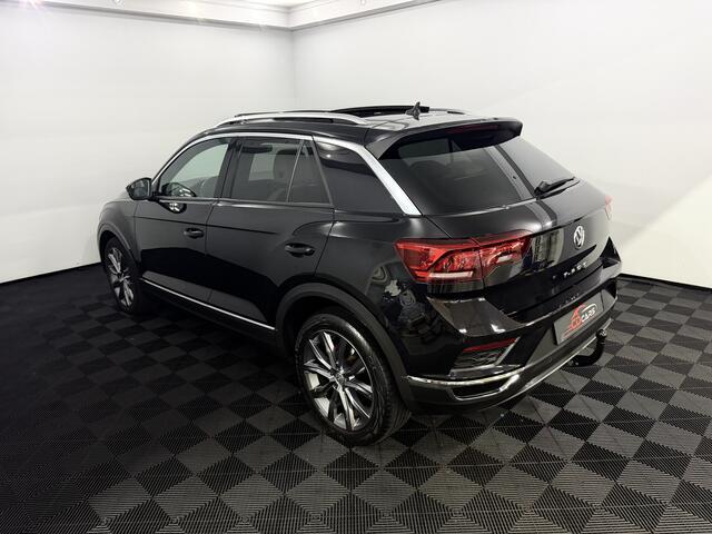Volkswagen T-Roc 1.5 TSI Sport Panoramadak, Camera, Virtual desk, Apple carplay, Leder, Elektrische achterklep, Cruise control .