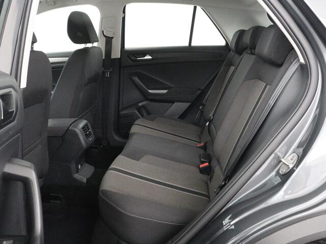 Volkswagen T-Roc 1.5 TSI Style | Trekhaak | Carplay | Adaptive cruise | Navigatie | Climate control | Parkeerhulp | Bluetooth