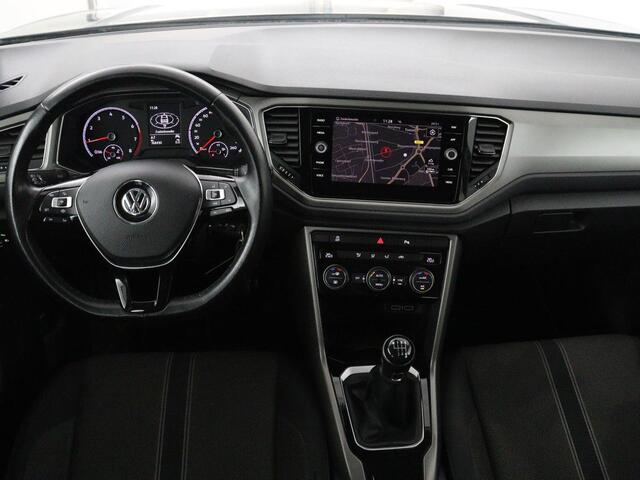 Volkswagen T-Roc 1.5 TSI Style | Trekhaak | Carplay | Adaptive cruise | Navigatie | Climate control | Parkeerhulp | Bluetooth
