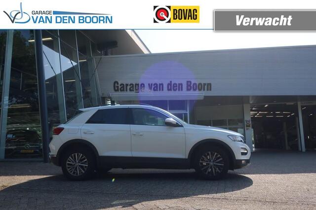 Volkswagen T-Roc 1.5 TSI Style, Stuur- en Stoelverwarming, Trekhaak, PDC rondom etc.