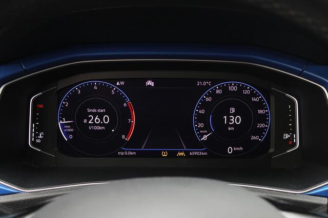 Volkswagen T-Roc 1.5 TSI Sport Virtual Cockpit, Cruise, Apple Carplay, Verwarmde Stoelen, Trekhaak, 17''