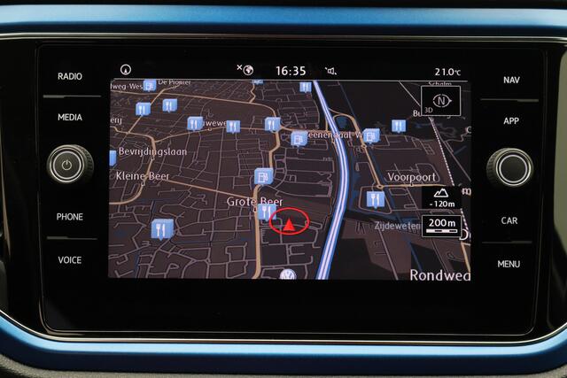 Volkswagen T-Roc 1.5 TSI Sport Virtual Cockpit, Cruise, Apple Carplay, Verwarmde Stoelen, Trekhaak, 17''