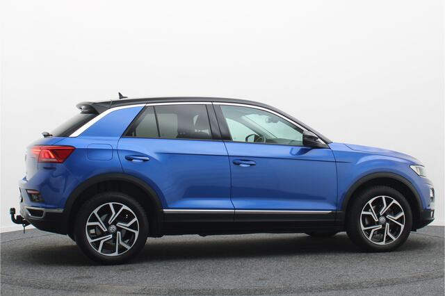 Volkswagen T-Roc 1.5 TSI Sport Virtual Cockpit, Cruise, Apple Carplay, Verwarmde Stoelen, Trekhaak, 17''