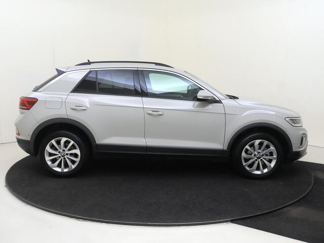 Volkswagen T-Roc 1.0 TSI Life | Keyless | Achteruitrijcamera | Parkeerassistent | CarPlay | Adaptieve cruise control | Elektrisch inklapbare buitenspiegels |