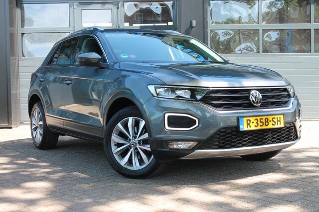 Volkswagen T-Roc 1.5 TSI Style Business Automaat / Afneembare trekhaak / stoel verwarming