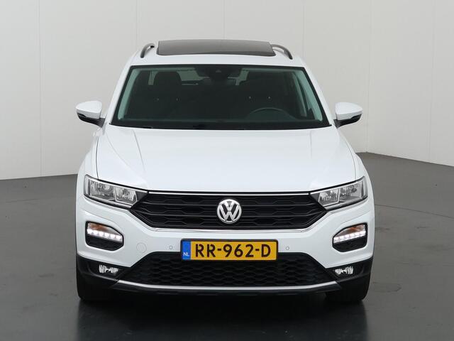 Volkswagen T-Roc 1.0 TSI Style | Trekhaak | Panoramadak | Navigatie | PDC | DAB | Apple CarPlay/Android Auto | Climate Control | Adaptieve Cruise Control |
