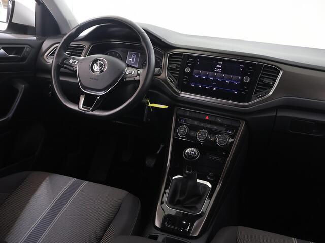 Volkswagen T-Roc 1.0 TSI Style | Trekhaak | Panoramadak | Navigatie | PDC | DAB | Apple CarPlay/Android Auto | Climate Control | Adaptieve Cruise Control |