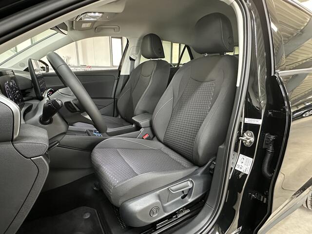 Volkswagen T-Roc 1.5 eTsi 150 pk Life First Edition | Comfort | Camera | Trekhaak |