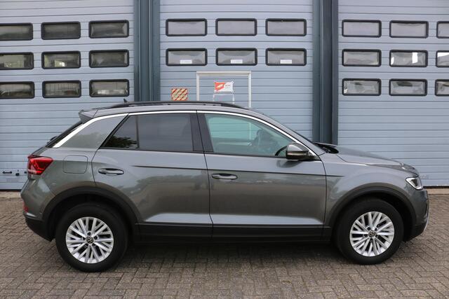 Volkswagen T-Roc 1.0 TSI Life Virtual cockpit Navi Camera Led Privacy glass Bj:2022