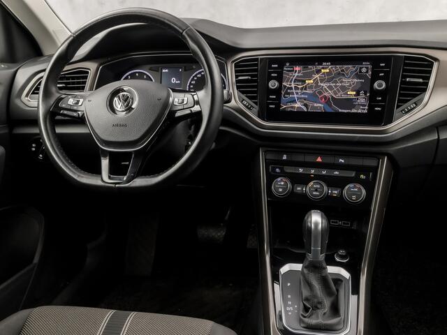 Volkswagen T-Roc 1.5 TSI Sport 150Pk Automaat (APPLE CARPLAY, GROOT NAVI, CLIMATE, GETINT GLAS, SPORTSTOELEN, ADAPTIVE CRUISE, PARKEERSENSOREN, NIEUWE APK, NIEUWSTAAT)