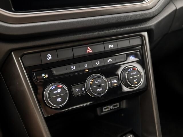 Volkswagen T-Roc 1.5 TSI Sport 150Pk Automaat (APPLE CARPLAY, GROOT NAVI, CLIMATE, GETINT GLAS, SPORTSTOELEN, ADAPTIVE CRUISE, PARKEERSENSOREN, NIEUWE APK, NIEUWSTAAT)