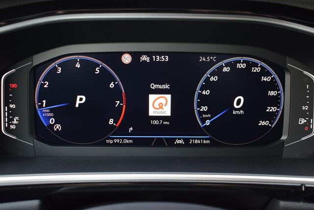 Volkswagen T-Roc 1.5 TSI R-Line Edition | Trekhaak | Adaptieve Cruise Control | Dodehoek Detectie | Climate Control |