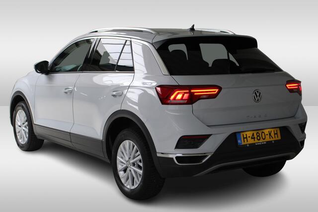 Volkswagen T-Roc 1.5 TSI Style Navigatie | Inklapbare spiegels | Climate Control | Privacy Glass