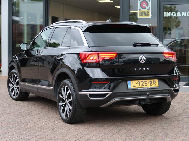 Volkswagen T-Roc 1.5 TSI Style Business | Virtual | 17 inch velgen | Trekhaak | Led