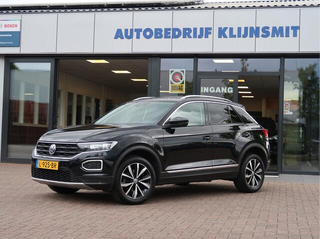 Volkswagen T-Roc 1.5 TSI Style Business | Virtual | 17 inch velgen | Trekhaak | Led