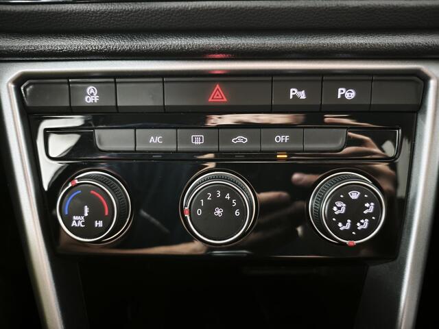 Volkswagen T-Roc 1.5 TSI Life | Camera | Navigatie | Adaptieve cruise | AppleCarplay | Digital Cockpit |