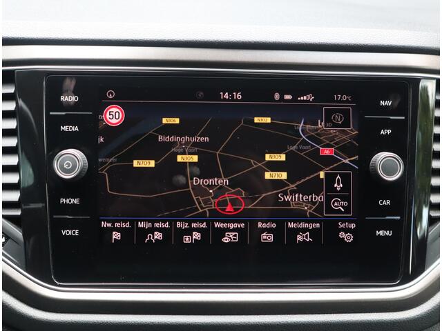 Volkswagen T-Roc 1.5 TSI Style Navi / Clima / Handgesch / Dealer onderhouden BTW AUTO / 1e eigenaar / 150PK!