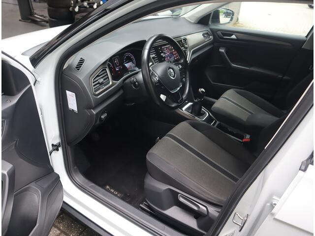 Volkswagen T-Roc 1.5 TSI Style Navi / Clima / Handgesch / Dealer onderhouden BTW AUTO / 1e eigenaar / 150PK!