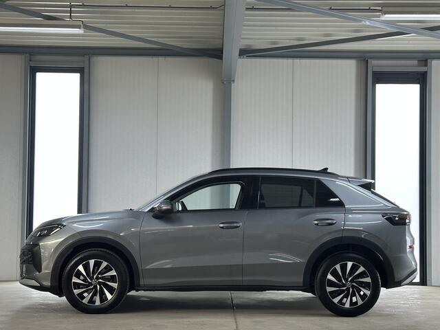 Volkswagen T-Roc 1.5 eTsi 150 pk Life First Edition | Comfort | Camera | Trekhaak |