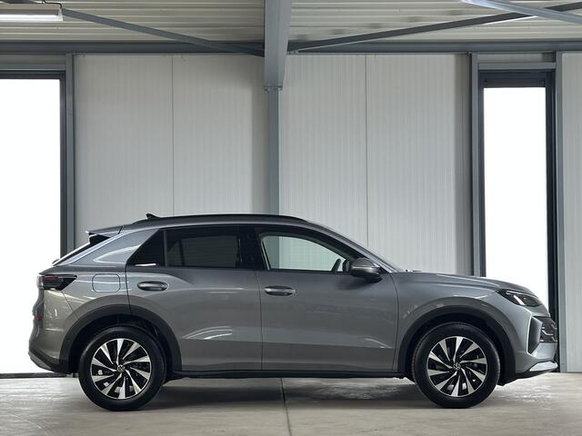 Volkswagen T-Roc 1.5 eTsi 150 pk Life First Edition | Comfort | Camera | Trekhaak |