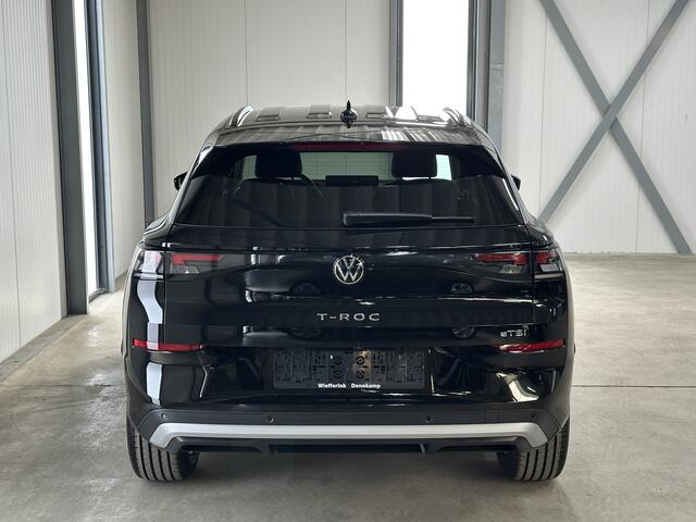 Volkswagen T-Roc 1.5 eTsi 150 pk Life First Edition | Comfort | Camera | Trekhaak |
